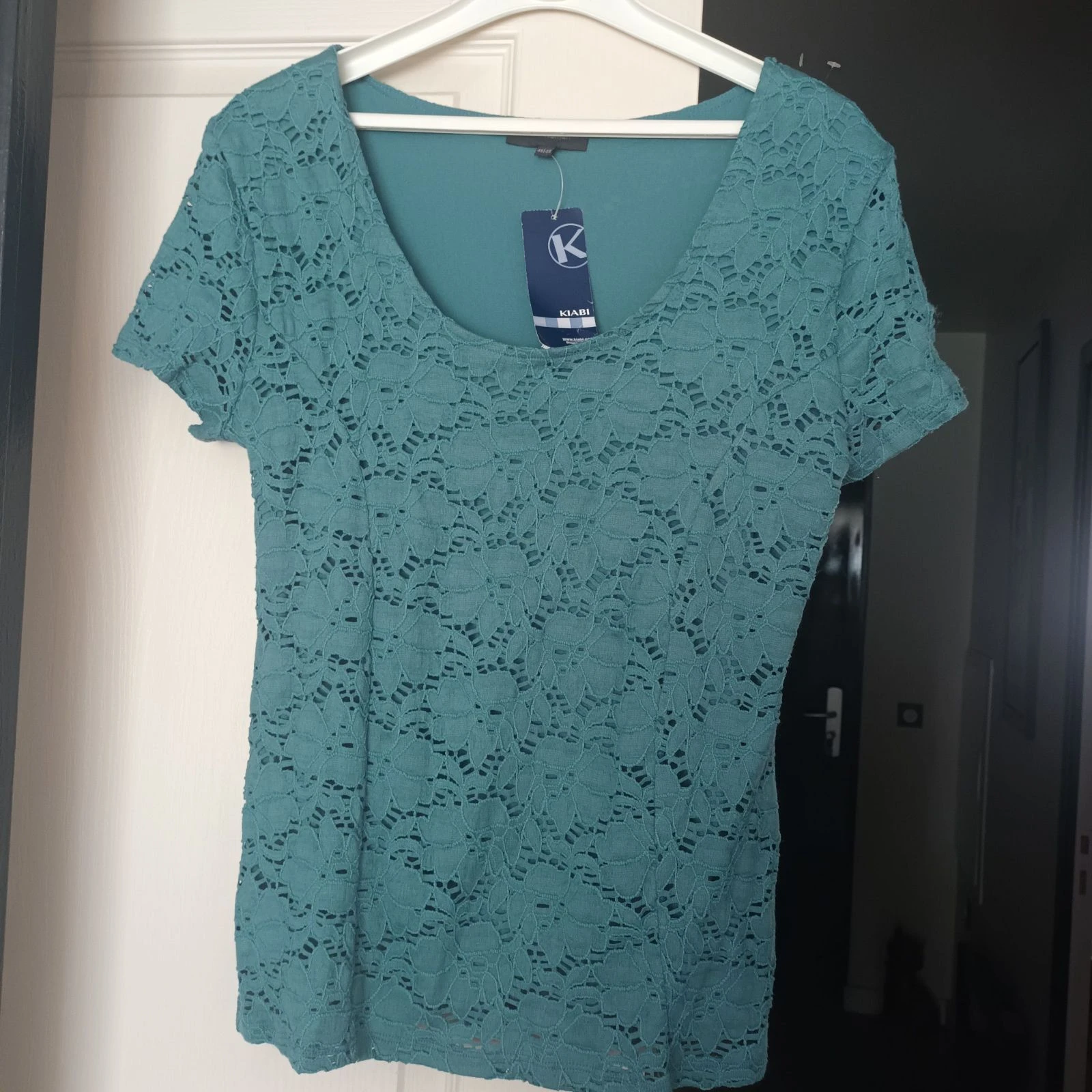 Top / T-shirt en dentelle vert canard Kiabi T38/40 Neuf avec étiquette 